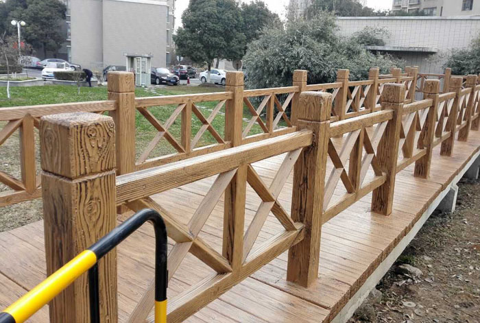 小區(qū)水泥仿木欄桿